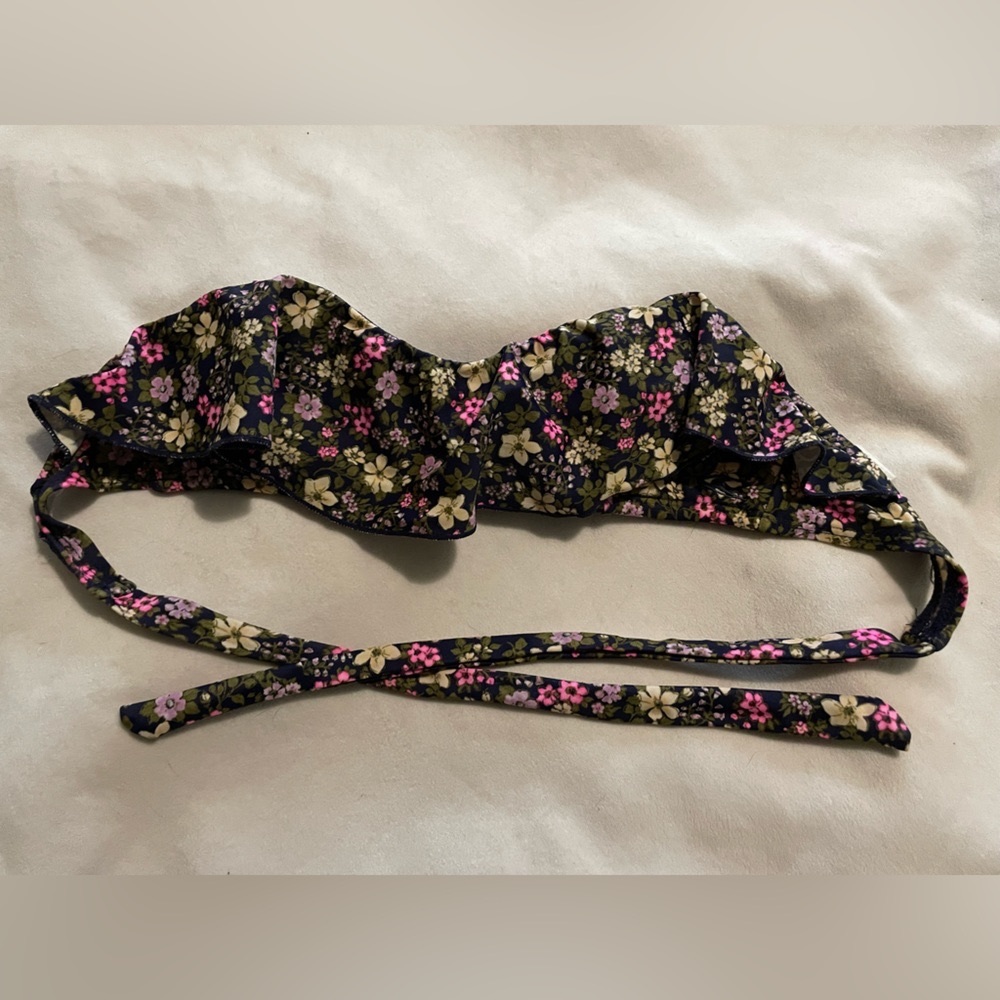 XS ruffle floral O’Neill bikini top